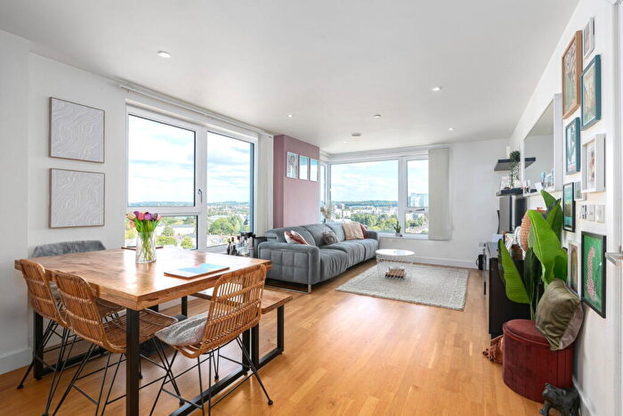 2 Bedroom Apartment For Sale In Zenith Close, London, NW9