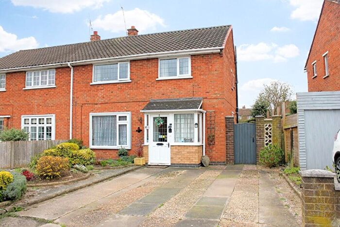 3 Bedroom Semi Detached House For Sale In Rolleston Road, Wigston, LE18