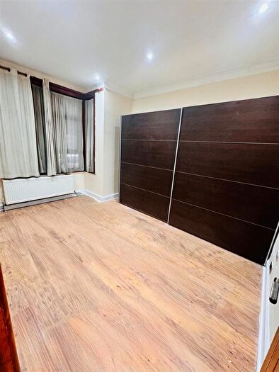 3 Bedroom Flat To Rent In High Street North, London, E12
