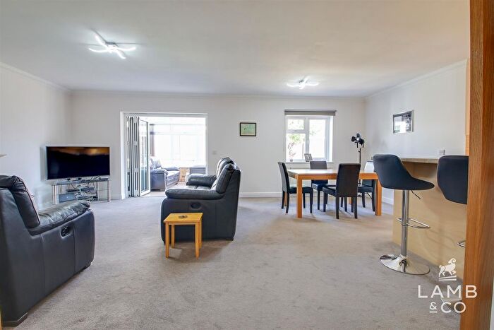 2 Bedroom Detached Bungalow For Sale In Highlands Grove, Great Clacton, CO15