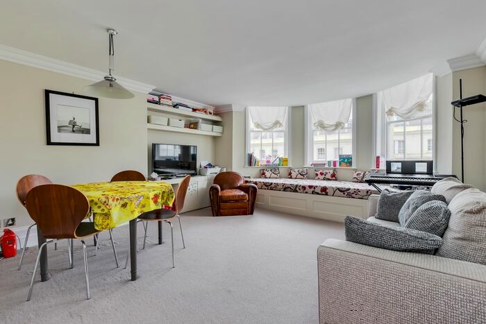 2 Bedroom Flat To Rent In Stanley Gardens, London, W11