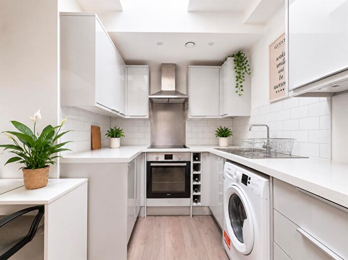 1 Bedroom Flat To Rent In Goldstone Street, Hove, BN3