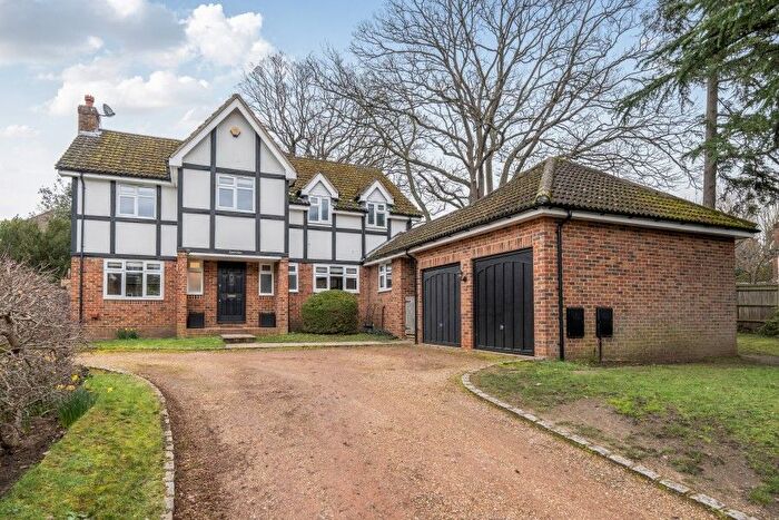 5 Bedroom Detached House To Rent In Weybridge, Surrey, KT13