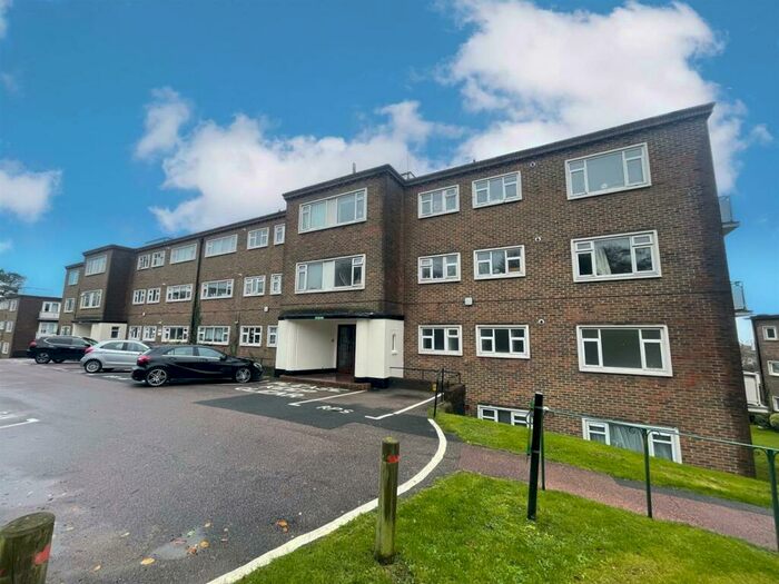 2 Bedroom Flat To Rent In Dyke Road Avenue, Hove, BN3