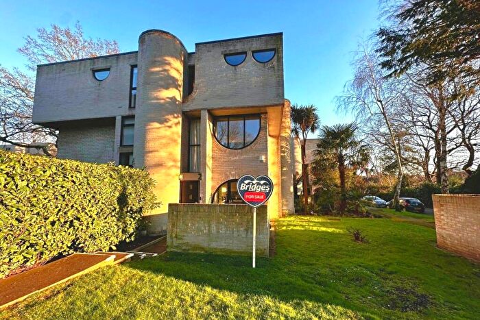 3 Bedroom Semi Detached House For Sale In Apex Drive, Frimley, Camberley, Surrey, GU16