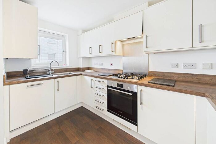 2 Bedroom Flat To Rent In Naiad Road, Pentrechwyth, Swansea, SA1
