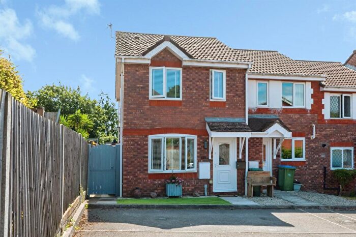 2 Bedroom End Of Terrace House For Sale In Arrow Close, Southampton, SO19
