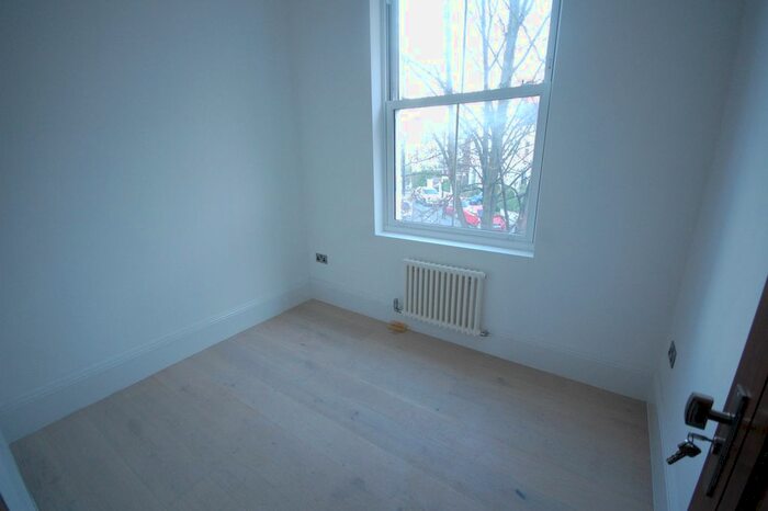 2 Bedroom Flat To Rent In Chiswick High Road, London, W4