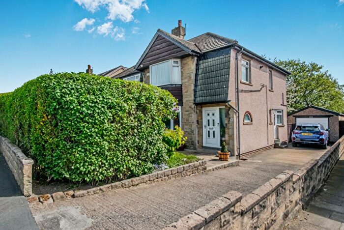 3 Bedroom Semi Detached House For Sale In Oakdale Drive, Wrose, Shipley, BD18