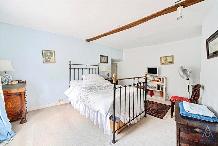 6 Bedroom Semi-Detached House For Sale In Church End, Leckhampstead, Buckingham, MK18