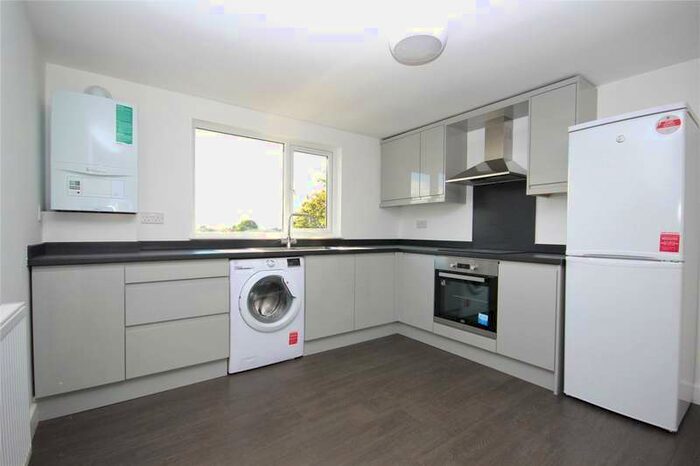 1 Bedroom Apartment To Rent In Chigwell Road, London, E18