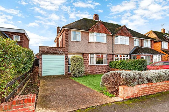 3 Bedroom Semi Detached House For Sale In York Gardens, Walton-On-Thames, KT12