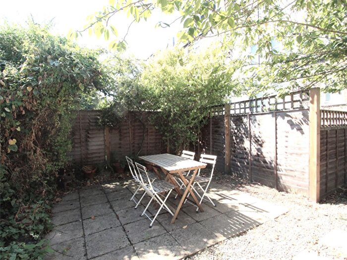 1 Bedroom Flat To Rent In Schubert Road, Putney, London, SW15