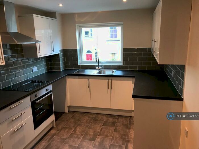 2 Bedroom Flat To Rent In South Road, Weston-Super-Mare, BS23