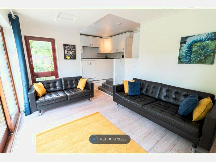 6 Bedroom Detached House To Rent In Highcrown Mews, Southampton, SO17