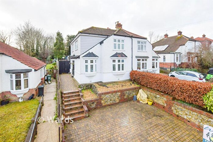 4 Bedroom Semi Detached House For Sale In London Road, Maidstone, Kent, ME16