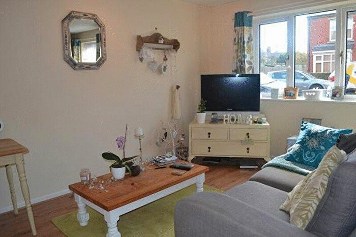 1 Bedroom Flat To Rent In Seymour Court, Linden, GL1