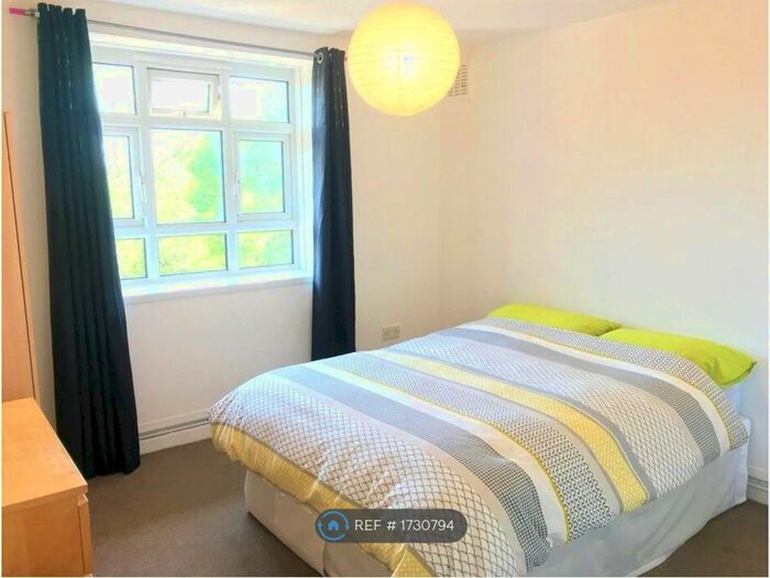 2 Bedroom Flat To Rent In Appleshaw House, London, SE5