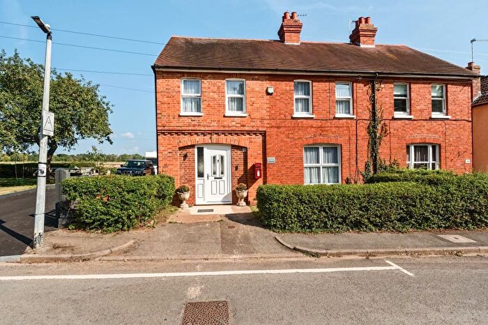 4 Bedroom Semi-Detached House To Rent In Maidenhead, Null, SL6