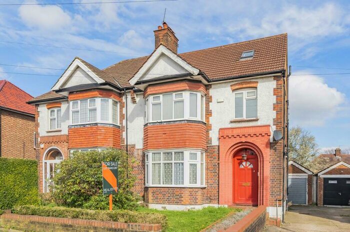 4 Bedroom House To Rent In Lullington Garth, Woodside Park, N12