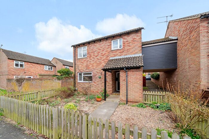 1 Bedroom Maisonette To Rent In James Close, Marlow, SL7