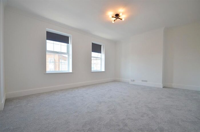 2 Bedroom Flat To Rent In Victoria Road, Ruislip, HA4
