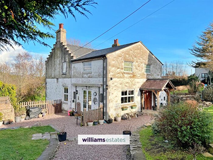 4 Bedroom Detached House For Sale In Ochr Y Bryn, Henllan, LL16