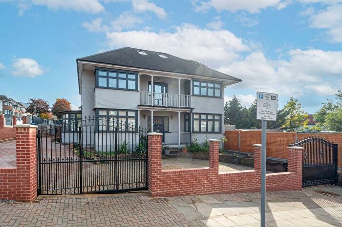 5 Bedroom Property To Rent In Willesden Green, Willesden, London, NW10