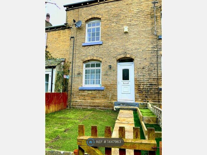 2 Bedroom Terraced House To Rent In Tofts Grove, Brighouse, HD6