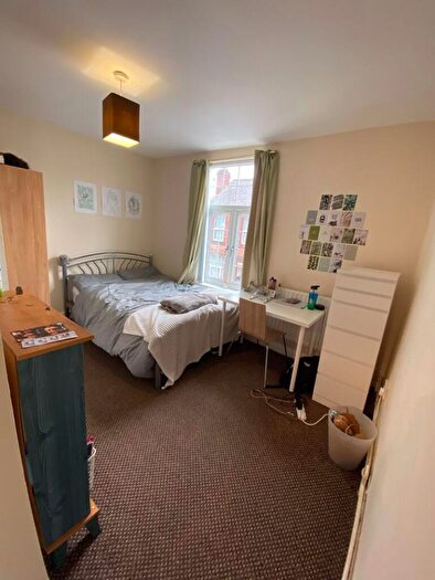 4 Bedroom Detached House To Rent In Cycle Road, Nottingham, NG7