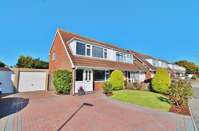 3 Bedroom Semi-detached House For Sale In Kingsmead Avenue, Stubbington, PO14