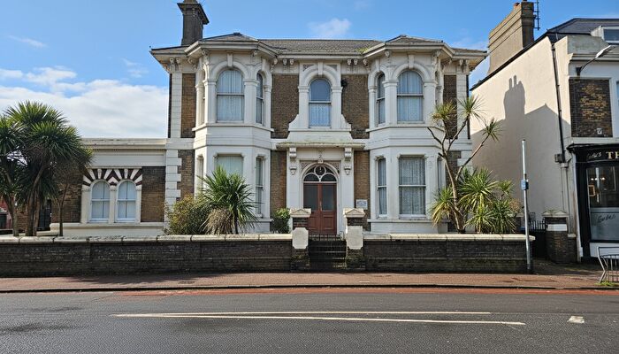 2 Bedroom Flat For Sale In Queen Street, Deal, CT14