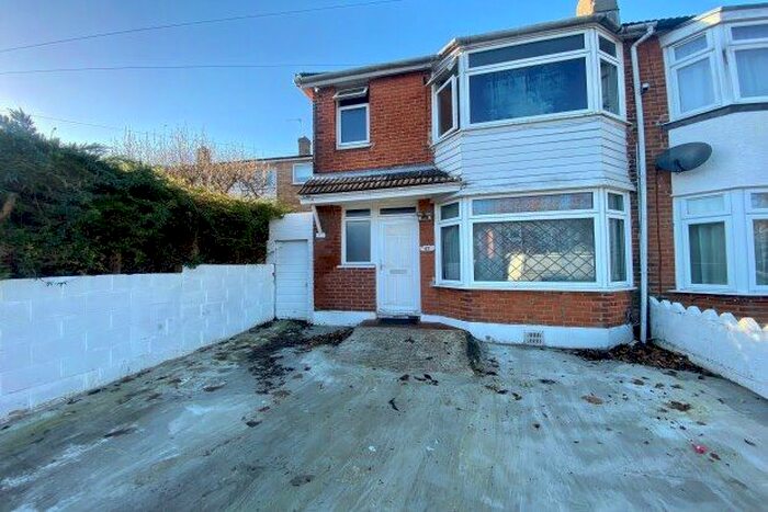 5 Bedroom Semi-Detached House To Rent In Osborne Road South, Southampton, SO17