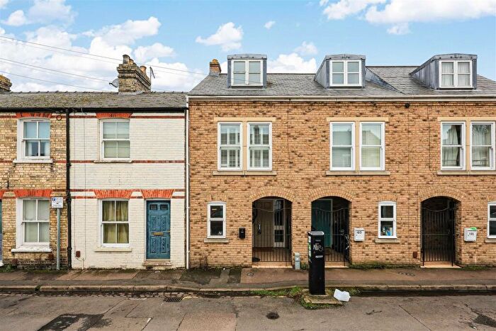 3 Bedroom Terraced House For Sale In Glisson Road, Cambridge, CB1