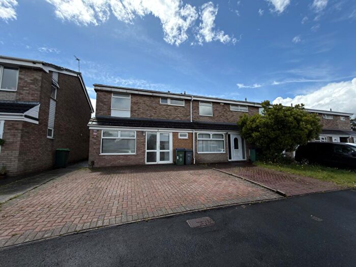 3 Bedroom House To Rent In Macmillan Close, Tividale, Oldbury, B69