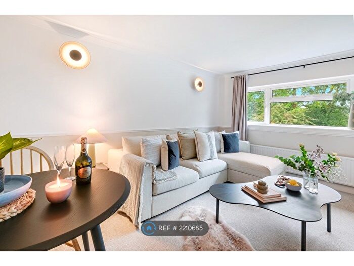 1 Bedroom Maisonette To Rent In Horseshoe Lane, Watford, WD25