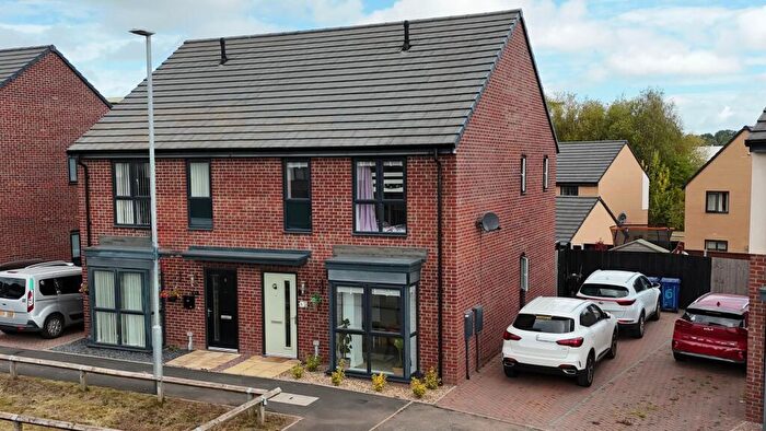 3 Bedroom Semi-Detached House For Sale In Shetland Drive, Newcastle, ST5
