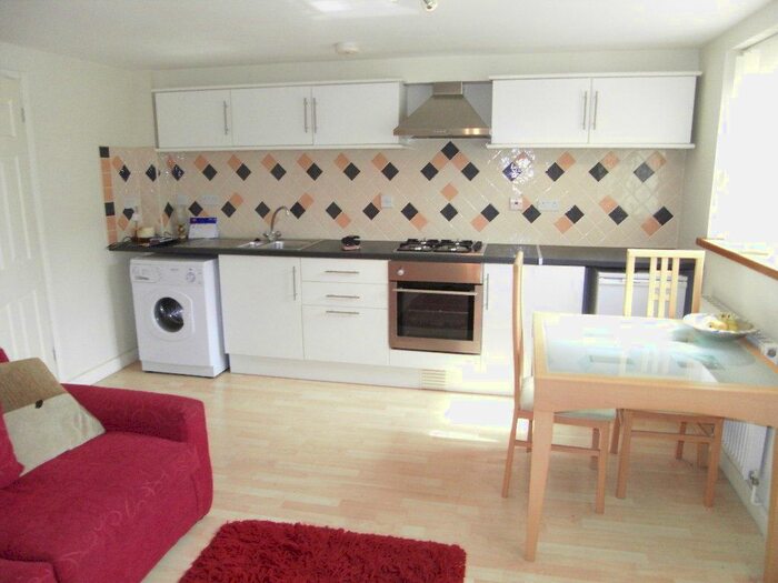 1 Bedroom Flat To Rent In Station Road, Irthlingborough, NN9