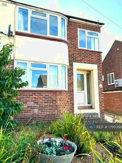 3 Bedroom Semi-Detached House To Rent In Sholden Road, Rochester, ME2
