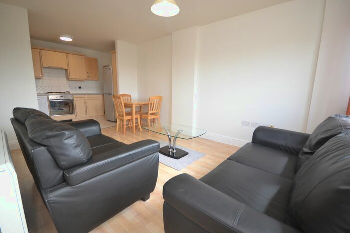 1 Bedroom Flat To Rent In Luscinia View, Reading, Berkshire, RG1