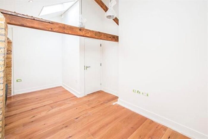 2 Bedroom Flat To Rent In Town Quay, Barking, IG11