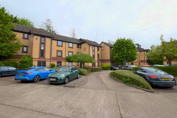 1 Bedroom Flat To Rent In Landen Court, Finchampstead Road, Wokingham, RG40