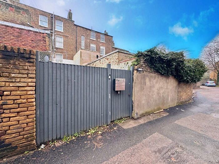 1 Bedroom Flat To Rent In Albion Place, Ramsgate, Kent, CT11