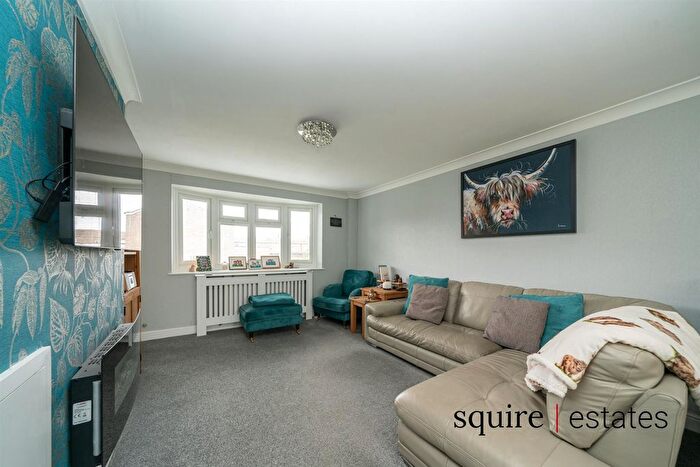 3 Bedroom Terraced House For Sale In Clinton End, Hemel Hempstead, HP2