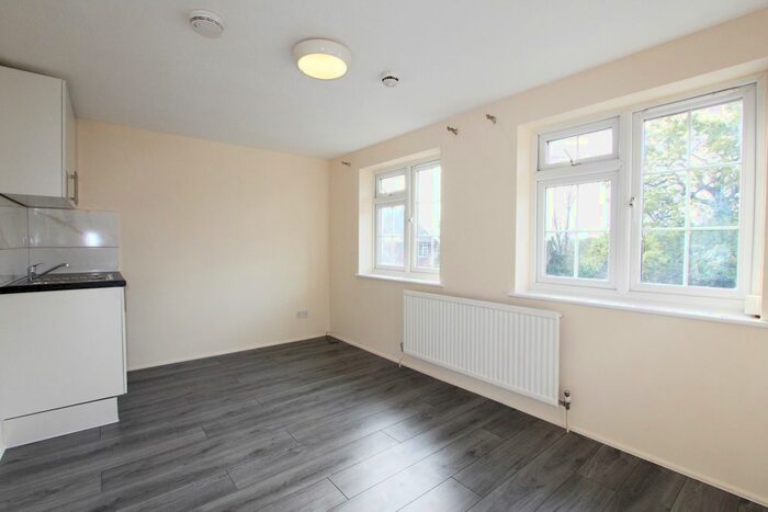 Studio To Rent In Tamworth Close, Northwood, Hillingdon, HA6