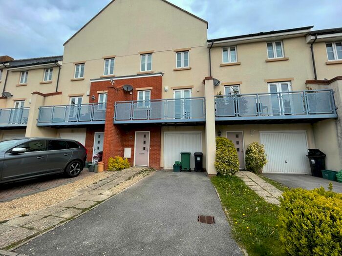 3 Bedroom Property To Rent In Ridley Avenue, Mangotsfield, Bristol, BS16