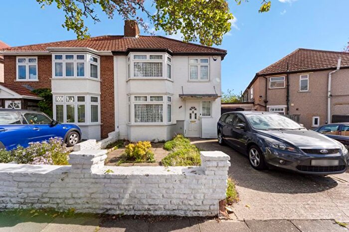 3 Bedroom Semi-Detached House For Sale In Russell Road, Northolt, UB5