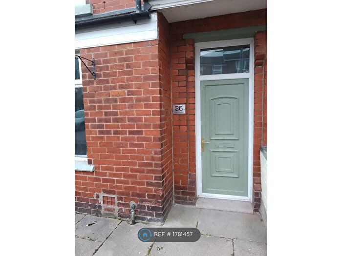 2 Bedroom End Of Terrace House To Rent In Dixon Street, Lees, Oldham, OL4