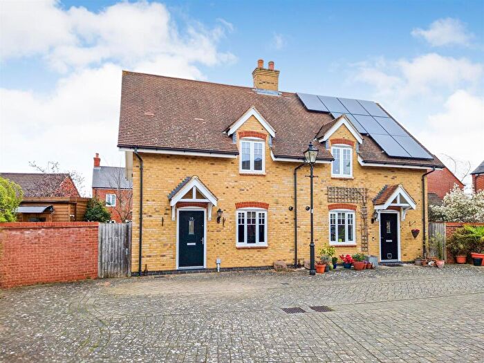 3 Bedroom Semi Detached House For Sale In Woden Gardens, Great Denham, MK40