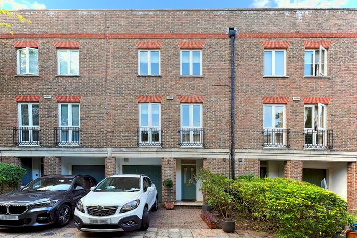 4 Bedroom Town House To Rent In Beaufort Road, Twickenham, TW1